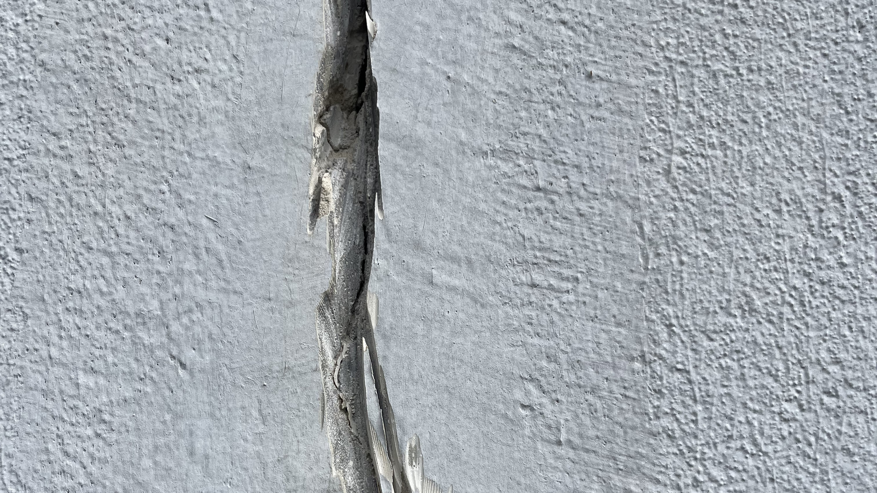 Façade d'une maison avant travaux de rénovation (placeholder)