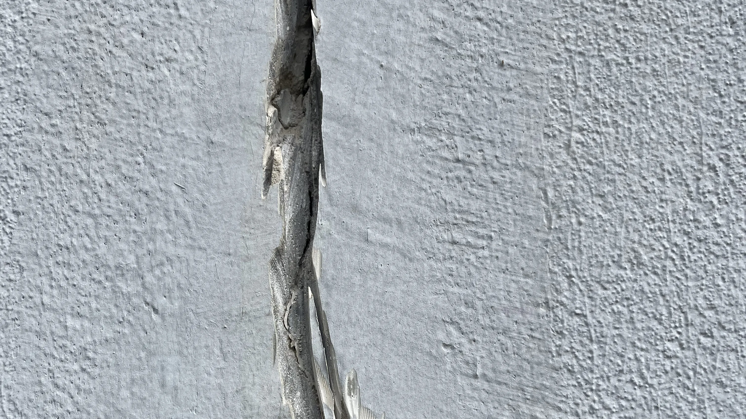 Façade d'une maison avant travaux de rénovation (placeholder)